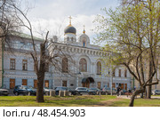 Церковь иконы Божией Матери Знамение в 1 городской больнице Пирогова в Москве. Редакционное фото, фотограф Владимир Чинин / Фотобанк Лори