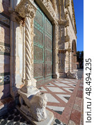 MESSINA, ITALY - NOVEMBER 06, 2018 - Elements of decoration of the doors of the Bell Tower of the Cathedral of Messina, Sicily. Стоковое фото, фотограф Сергей Богомяко / Фотобанк Лори