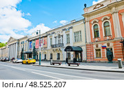 Галерея искусств Зураба Церетели (музейно-выставочный комплекс Российской академии художеств). Улица Пречистенка. Москва. Россия. Редакционное фото, фотограф E. O. / Фотобанк Лори