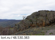 Направленная антенна ретранслятора на высоте 943 м, ГЛЦ Банное. Россия, Республика Башкортостан, Абзелиловский район. Редакционное фото, фотограф Алексей Иванов / Фотобанк Лори