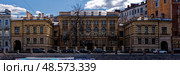 Петровское торгово-коммерческое училище купеческого общества (школа N206 Центрального района), 1883. Архитекторы: Федор Cеменович Харламов, Василий Иванович Токарев, Петр Иванович Гилёв. Санкт-Петербург,  Набережная реки Фонтанки, дом 62. Редакционное фото, фотограф Александр Селезнев / Фотобанк Лори