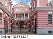 Музей сословий России. Расположен в особняке, построенном по эскизам художника Ильи Глазунова. Улица Волхонка, 13, стр. 2. Москва. Редакционное фото, фотограф Pukhov K / Фотобанк Лори