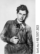 Старинная открытка. Владимир Маяковский в период обучения в Училище живописи. Стоковое фото, фотограф Игорь Низов / Фотобанк Лори