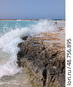 Coastline of Nissi Beach in North Cyprus on sunny day. Стоковое фото, фотограф Tamara Sushko / Фотобанк Лори