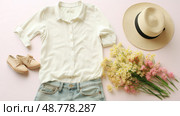ensemble spring mockup ai generated. Стоковое AI-изображение, AI-художник Vectorwin / Фотобанк Лори
