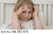 Cute little girl playing peekaboo covering face with hands. Close-up portrait 4 years Child playing hide and seek game, closing her face closeup. Headshot. Happy Kid playing peek-a-boo and having fun. Стоковое видео, видеограф Марина Демидюк / Фотобанк Лори