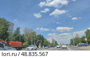 Движение на автомобиле такси по Севастопольскому проспекту в Москве в сторону центра. Редакционное видео, видеограф Ирина Климкович / Фотобанк Лори