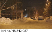 Christmas town in Russia illuminations transport winter frost snow. Стоковое видео, видеограф Алексей Сергеев / Фотобанк Лори