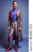 Colorful Suit and Red Shoes Man. Generative AI. Стоковое AI-изображение, AI-художник Roman Zavorotny / Фотобанк Лори