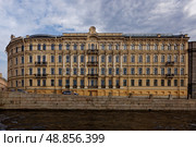 Доходный дом архитектора Якова Васильевича Змеева, 1896. Архитектор: Яков Васильевич Змеев. Санкт-Петербург,  Набережная реки Фонтанки, дом 68. Редакционное фото, фотограф Александр Селезнев / Фотобанк Лори