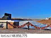 Castles fidelity at the confluence of two rivers Irtysh and Om. Omsk, Russia (2013 год). Редакционное фото, фотограф Александр Карпенко / Фотобанк Лори