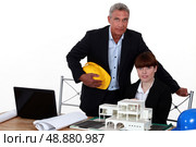 Female architect in office. Стоковое фото, агентство Ingram Publishing / Фотобанк Лори