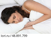 young woman sleeping. Стоковое фото, агентство Ingram Publishing / Фотобанк Лори