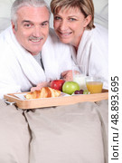 Mature couple having breakfast. Стоковое фото, агентство Ingram Publishing / Фотобанк Лори