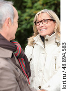 Mature couple looking. Стоковое фото, агентство Ingram Publishing / Фотобанк Лори