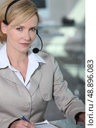 Woman with headset. Стоковое фото, агентство Ingram Publishing / Фотобанк Лори