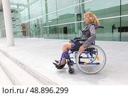 Woman in a wheelchair. Стоковое фото, агентство Ingram Publishing / Фотобанк Лори