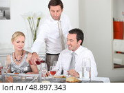dinner party with friends. Стоковое фото, агентство Ingram Publishing / Фотобанк Лори