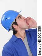 Manual worker shouting. Стоковое фото, агентство Ingram Publishing / Фотобанк Лори
