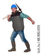 Worker with a pickaxe. Стоковое фото, агентство Ingram Publishing / Фотобанк Лори