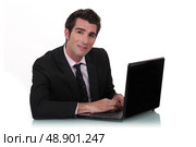 Man with computer. Стоковое фото, агентство Ingram Publishing / Фотобанк Лори