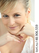 blonde woman portrait. Стоковое фото, агентство Ingram Publishing / Фотобанк Лори