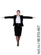 woman walking on white background. Стоковое фото, агентство Ingram Publishing / Фотобанк Лори