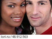 Interracial couple. Стоковое фото, агентство Ingram Publishing / Фотобанк Лори