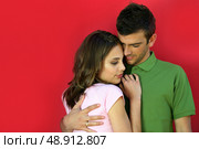 Couple enjoying a cuddle. Стоковое фото, агентство Ingram Publishing / Фотобанк Лори