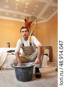 craftsmen painting. Стоковое фото, агентство Ingram Publishing / Фотобанк Лори