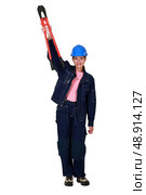 Confident woman with boltcutters. Стоковое фото, агентство Ingram Publishing / Фотобанк Лори