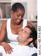 Interracial couple. Стоковое фото, агентство Ingram Publishing / Фотобанк Лори