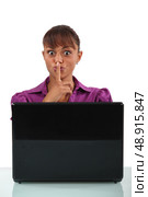 Businesswoman asking for silence. Стоковое фото, агентство Ingram Publishing / Фотобанк Лори