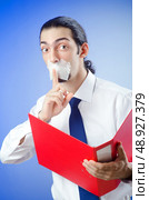 Businessman with his lips sealed. Стоковое фото, агентство Ingram Publishing / Фотобанк Лори