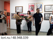 Открытие выставки выпускников художественной школы искусств в Балашихинской картинной галерее. Редакционное фото, фотограф Дмитрий Неумоин / Фотобанк Лори