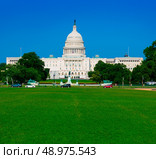 Capitol building Washington DC sunlight day USA US congress. Стоковое фото, агентство Ingram Publishing / Фотобанк Лори