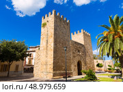 Alcudia Old Town in Majorca Porta des Moll Mallorca Balearic island of Spain. Стоковое фото, агентство Ingram Publishing / Фотобанк Лори