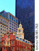 Boston Old State House buiding in Massachusetts 
USA. Стоковое фото, агентство Ingram Publishing / Фотобанк Лори