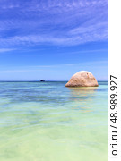 asia in thailand  kho tao  bay isle white  beach    rocks pirogue  and south china sea . Стоковое фото, агентство Ingram Publishing / Фотобанк Лори