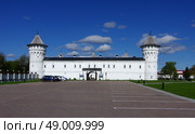 Гостиный (Меновый) двор. Тюменская область, город Тобольск, Красная площадь, 2, строение 1. Редакционное фото, фотограф Алексей Иванов / Фотобанк Лори