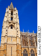 Cathedral of Leon side facade in Castilla at Spain. Стоковое фото, агентство Ingram Publishing / Фотобанк Лори