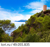 Sant Joan castle in Lloret de Mar at Costa Brava of Catalonia Spain. Стоковое фото, агентство Ingram Publishing / Фотобанк Лори