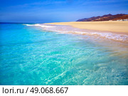 Morro Jable Matorral beach Jandia in Pajara of Fuerteventura at Canary Islands. Стоковое фото, агентство Ingram Publishing / Фотобанк Лори