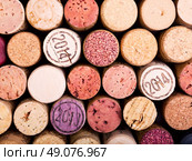 various wine corks as background. Стоковое фото, агентство Ingram Publishing / Фотобанк Лори