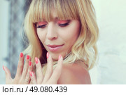 blonde girl with long hair and bangs. Стоковое фото, агентство Ingram Publishing / Фотобанк Лори