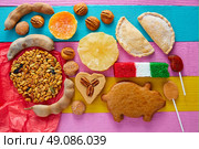 Mexican sweets and pastries cajeta tamarindo coconut flag Palanqueta puerquito. Стоковое фото, агентство Ingram Publishing / Фотобанк Лори