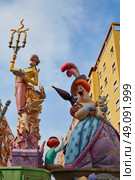 Fallas fest popular figures will burn in March 19 th night yearly. Стоковое фото, агентство Ingram Publishing / Фотобанк Лори