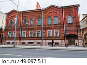 Доходный дом купчихи У.А. Котельниковой в Нижнем Новгороде. Здание расположено по адресу Варварская улица, 12. Редакционное фото, фотограф Константин Григорьев / Фотобанк Лори
