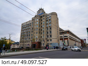 Здание Нижполиграф в городе Нижний Новгород. Дом трудолюбия им. Михаила и Любови Рукавишниковых. Редакционное фото, фотограф Константин Григорьев / Фотобанк Лори