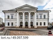 Дом культуры им. Я.М. Свердлова в Нижнем Новгороде. Здание расположено по адресу улица Большая Покровская, 18. Редакционное фото, фотограф Константин Григорьев / Фотобанк Лори